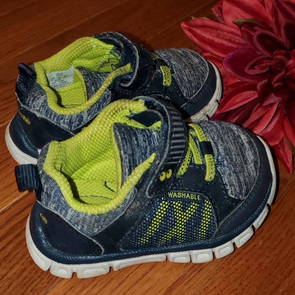 Washable Boys Shoes Size 4